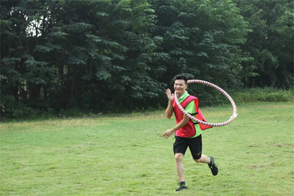 運(yùn)動(dòng)與激情碰撞,健康與快樂共享—廣東博皓第六屆運(yùn)動(dòng)會(huì) -趣味呼啦圈競(jìng)走賽