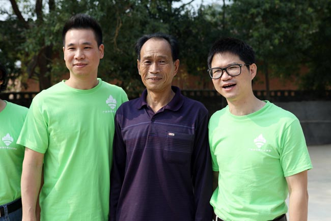 廣州博皓復(fù)合材料有限公司參加2014廣東江西商會捐資助學(xué)上猶行活動(dòng)